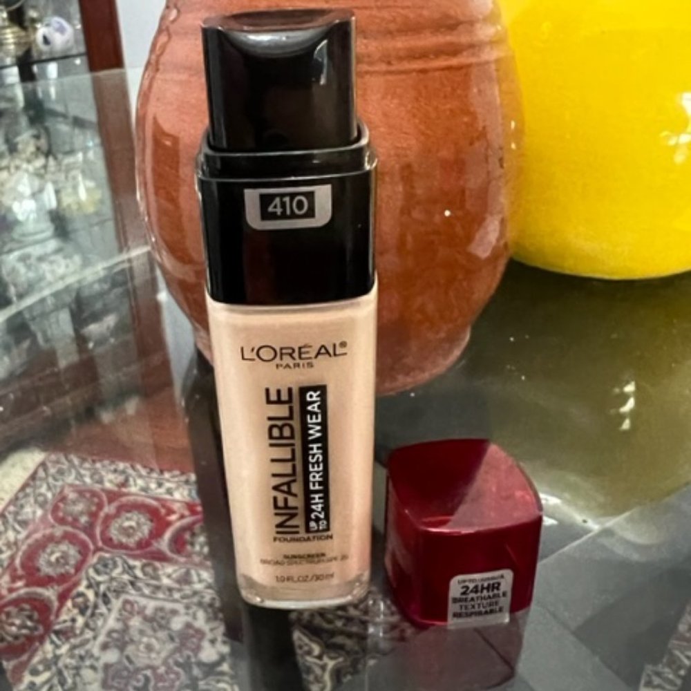 L'Oreal Paris Infallible Fresh Wear 24 Hr Liquid Foundation Makeup, 410 Ivory - Picture 3 of 3